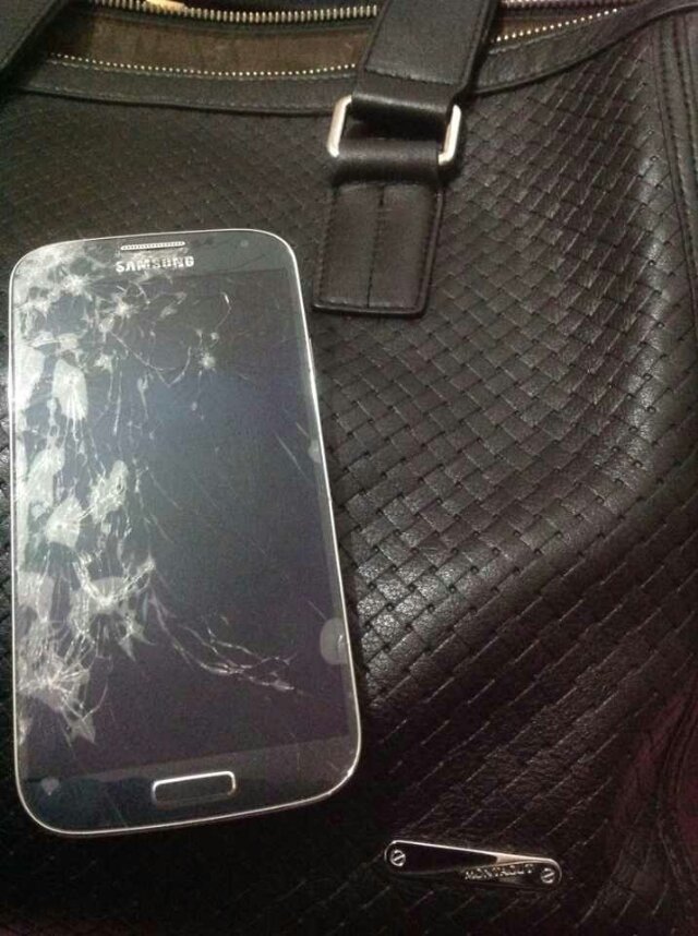 三星手机会空白一会儿，然后按任意键，屏幕不会点亮，为什么？