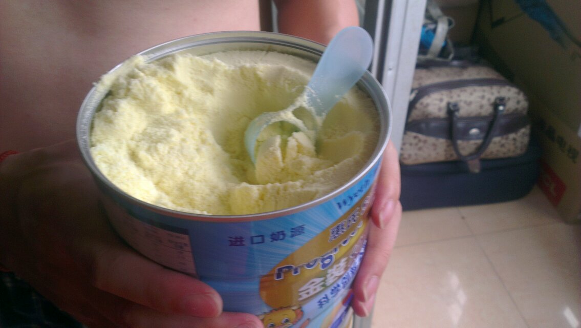 一号店购买惠氏<em>奶粉</em>吃出<em>头发</em>_315投诉_中国质