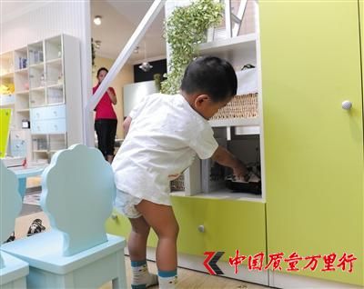 儿童家具如果出现结构不合格的问题,会使儿童很容易在使用过程中受到不可预见的伤害。 新京报记者 王远征 摄