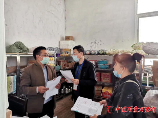 湖南益阳市市场监管局专项检查 护航“开学季”食品安全