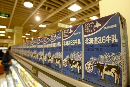 我国防范口蹄疫禁日本奶粉入境3月产牛乳在售