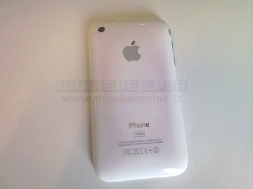 组图:苹果新版iPhone过热烫脸 外壳烧变色 (2)