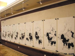 范曾流水线作画现场。