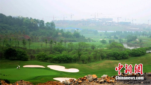 重庆一高尔夫球场无手续营业6年 官方称正查处