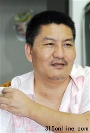 男子为圆梦第15次参加高考:离三本线差64分(图)