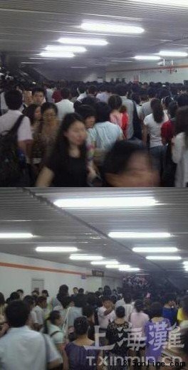 图为新民网友拍摄的换乘通道拥挤情况。 来源：上海滩