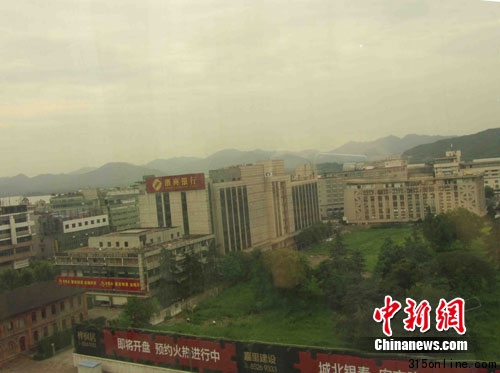 杭州“西湖第一高楼”地块准备开工闲置长草多年