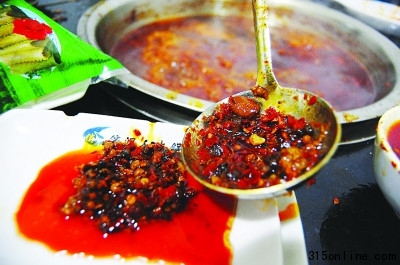 “口水油”接替“地沟油”登餐桌餐饮质量谁监管
