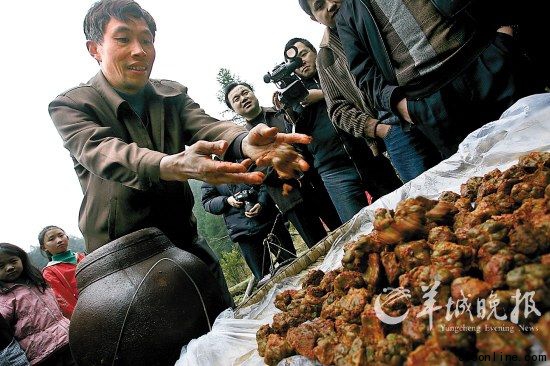 “沉香榨菜”开坛。CFP供图 “沉香榨菜”开坛。CFP供图