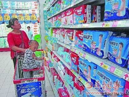 网传纸尿裤过宽或致婴儿变O形腿引热议