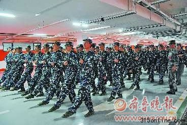山东多所高校军训大瘦身校方称系学生体质下降