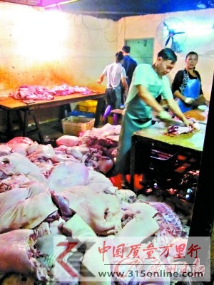 广东东莞黑窝点用病死猪肉日产数千斤有毒腊味