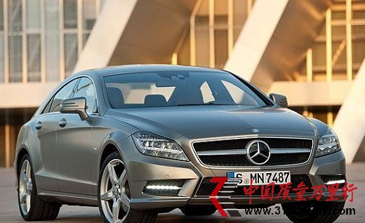 奔驰公司因气囊缺陷在英国召回1288辆CLS汽车。 奔驰公司因气囊缺陷在英国召回1288辆CLS汽车。
