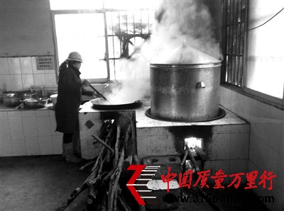 广西那坡部分学校3元营养补助被供货商套利1元