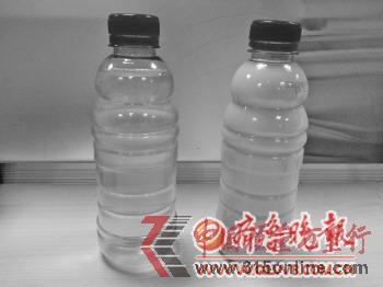勾兑豆浆被曝成行业潜规则1桶香精做2百杯豆浆