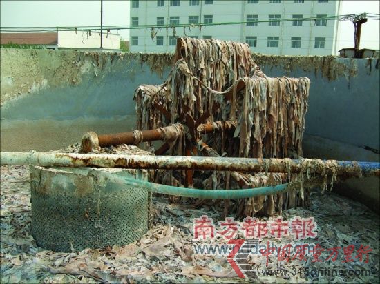 通常清洗三四个小时后,又脏又硬的废皮革就变得干净、柔软了。 通常清洗三四个小时后,又脏又硬的废皮革就变得干净、柔软了。