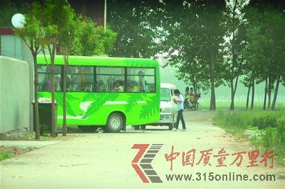 山东章丘辅导班被曝藏身农田老师办校外校敛钱
