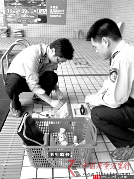 这就是市民于先生投诉的名人苑游泳馆。本版摄影 记者 丁嘉 这就是市民于先生投诉的名人苑游泳馆。本版摄影 记者 丁嘉