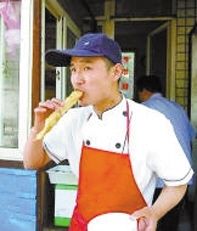 “油条哥”刘洪安。 “油条哥”刘洪安。