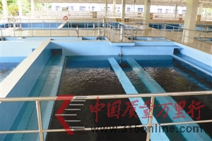 深水集团梅林水厂各项指标都达到了发达国家的水质标准。 深水集团梅林水厂各项指标都达到了发达国家的水质标准。