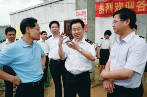 广西检验检疫局开展“两个专项活动”纪实