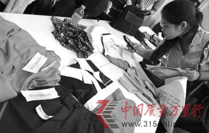 学生校服质量抽检结果仅48.78%合格,为近年最低 学生校服质量抽检结果仅48.78%合格,为近年最低