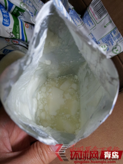 伊利纯牛奶保质期内发酸发苦成块 伊利纯牛奶保质期内发酸发苦成块
