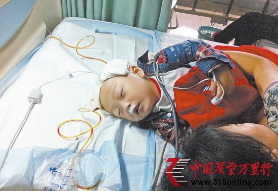 图2为幼儿正在医院抢救的情景。资料图片