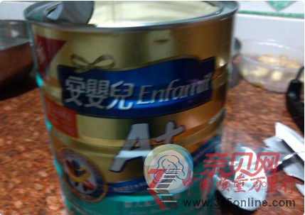 美赞臣安婴儿奶粉再陷异物门 网友称太坑爹(亲贝网配图)