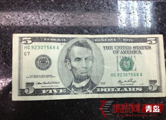 被南洋商业银行认为破旧的美元 被南洋商业银行认为破旧的美元