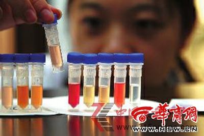 实验称7份麻辣烫锅底全部含亚硝酸盐(图)