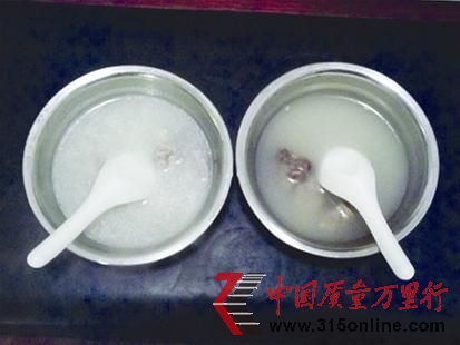 图为:饭馆售卖的又浓又白的羊汤和自家炖制羊汤