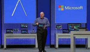 微软CEO鲍尔默欲借Windows 8.1混合本挑战iPad